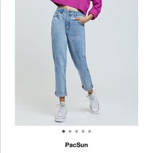 NEVER WORN WITH TAG PACSUN MOM JEANS
